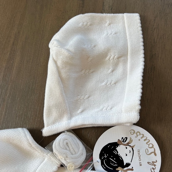 New Sarah Louise Baby Infant Newborn White Sweater Footie with Bonnet - Picture 3 of 5